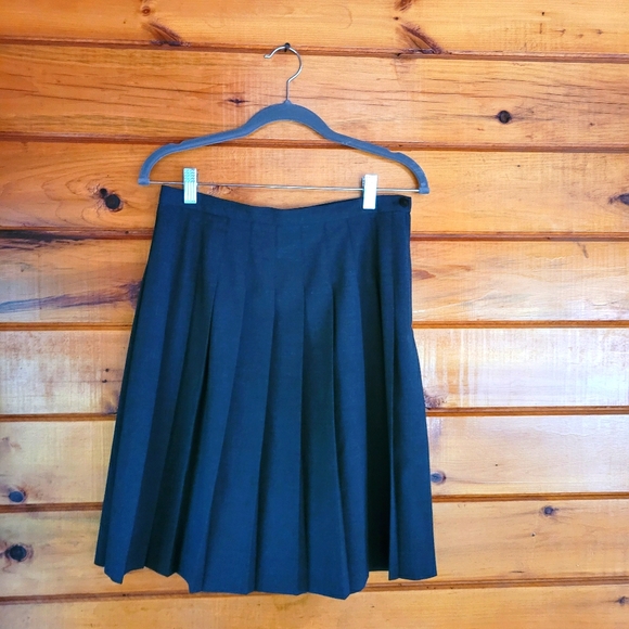 Liz Claiborne Dresses & Skirts - Liz Claiborne pleated skirt